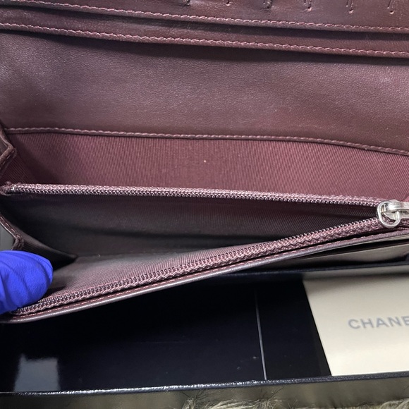Authentic  Chanel Bifold wallet - Picture 15 of 16